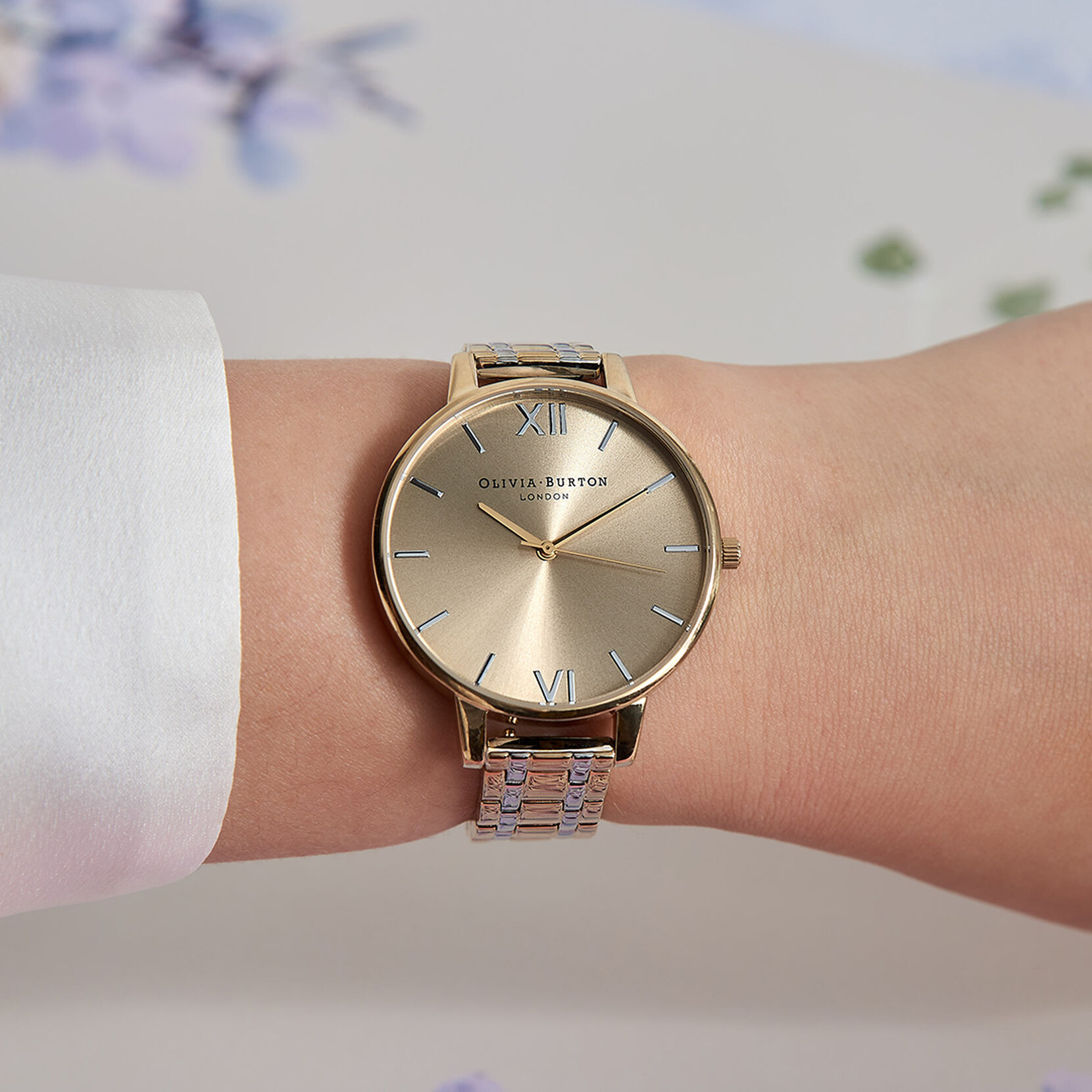 Big Dial Thin Case Pale Gold & Silver Bracelet Watch