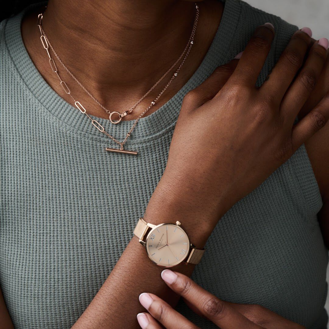 The England Rose Gold Watch, Interlink 