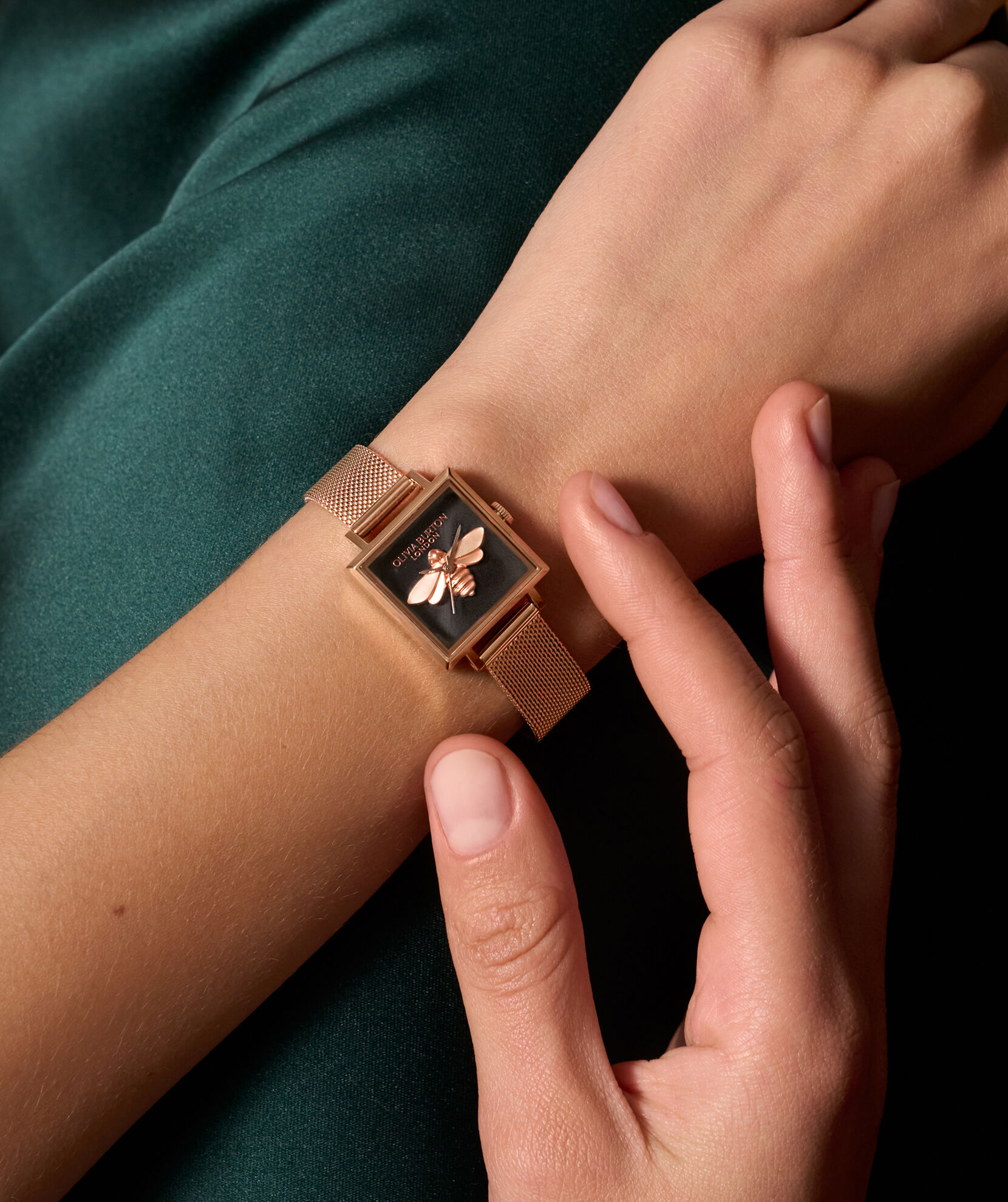 Signature 23mm Lucky Bee Black & Rose Gold Mesh Watch