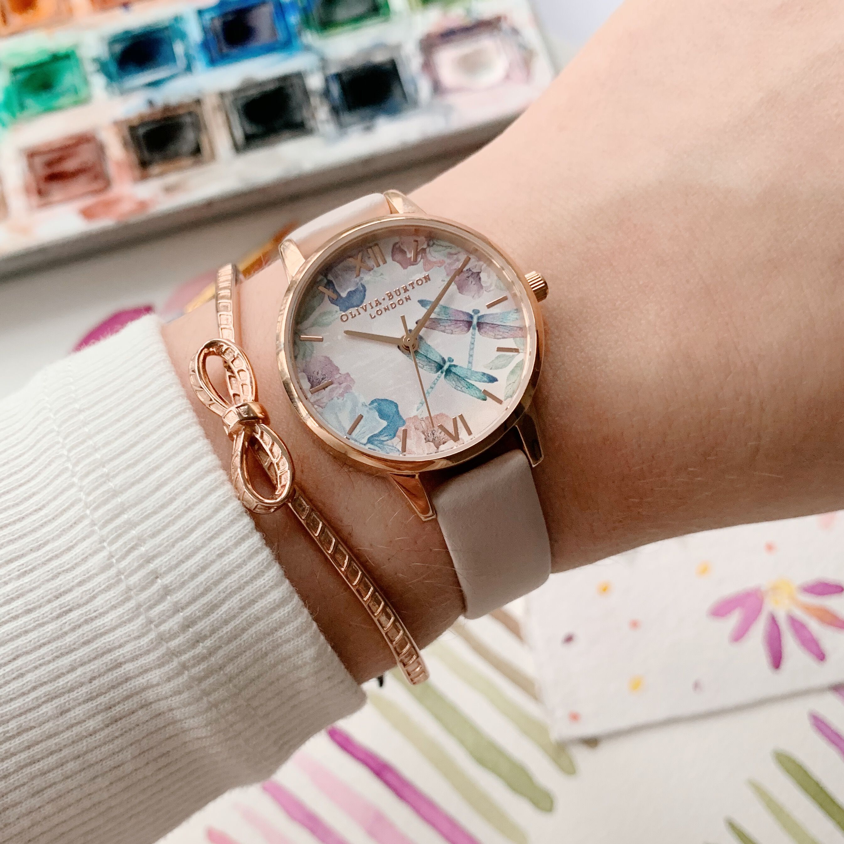 thin rose gold watch