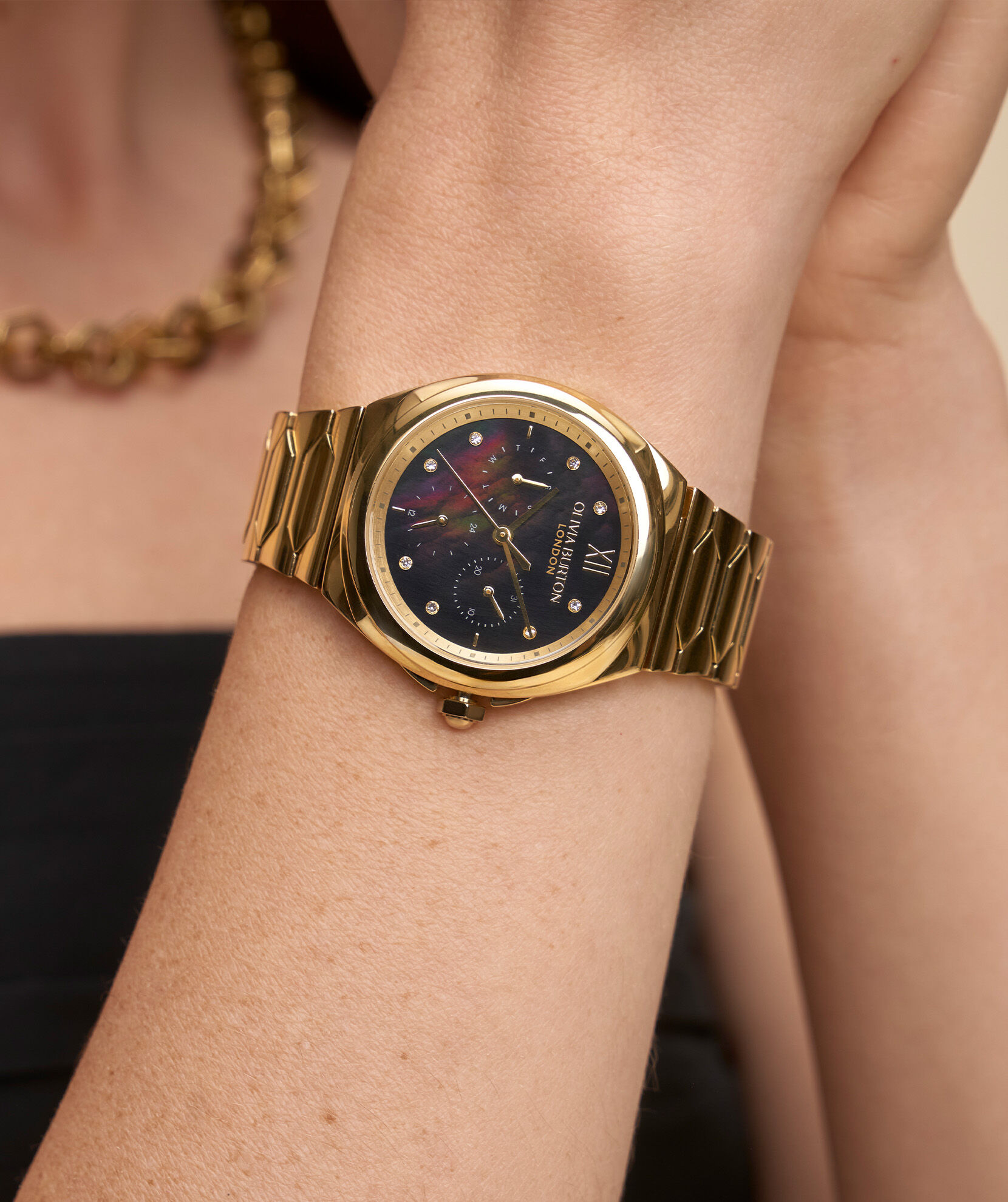 Sports Luxe 36mm Lustre Multi-Function Black & Gold Bracelet Watch 