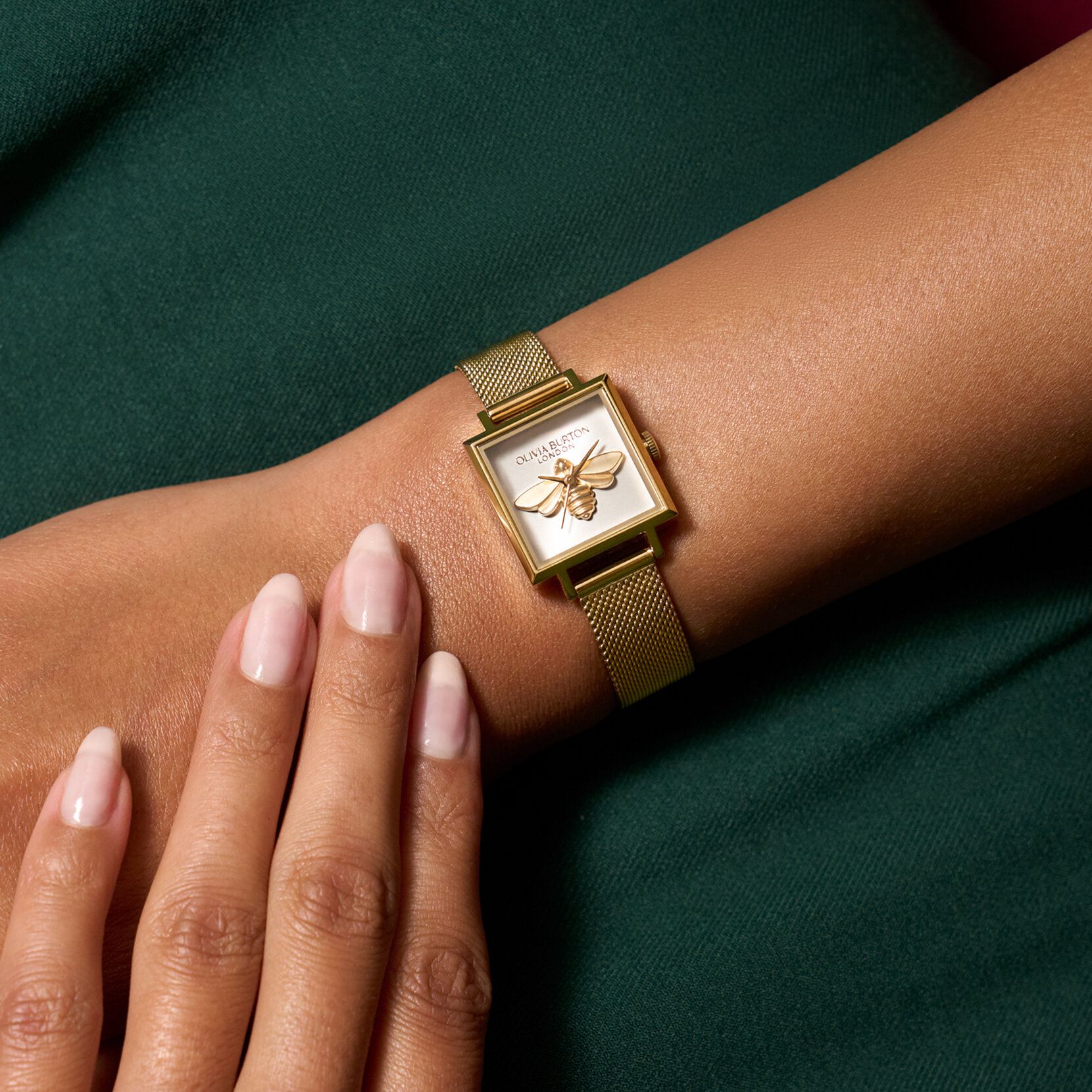 23mm Lucky Bee White & Gold Mesh Watch