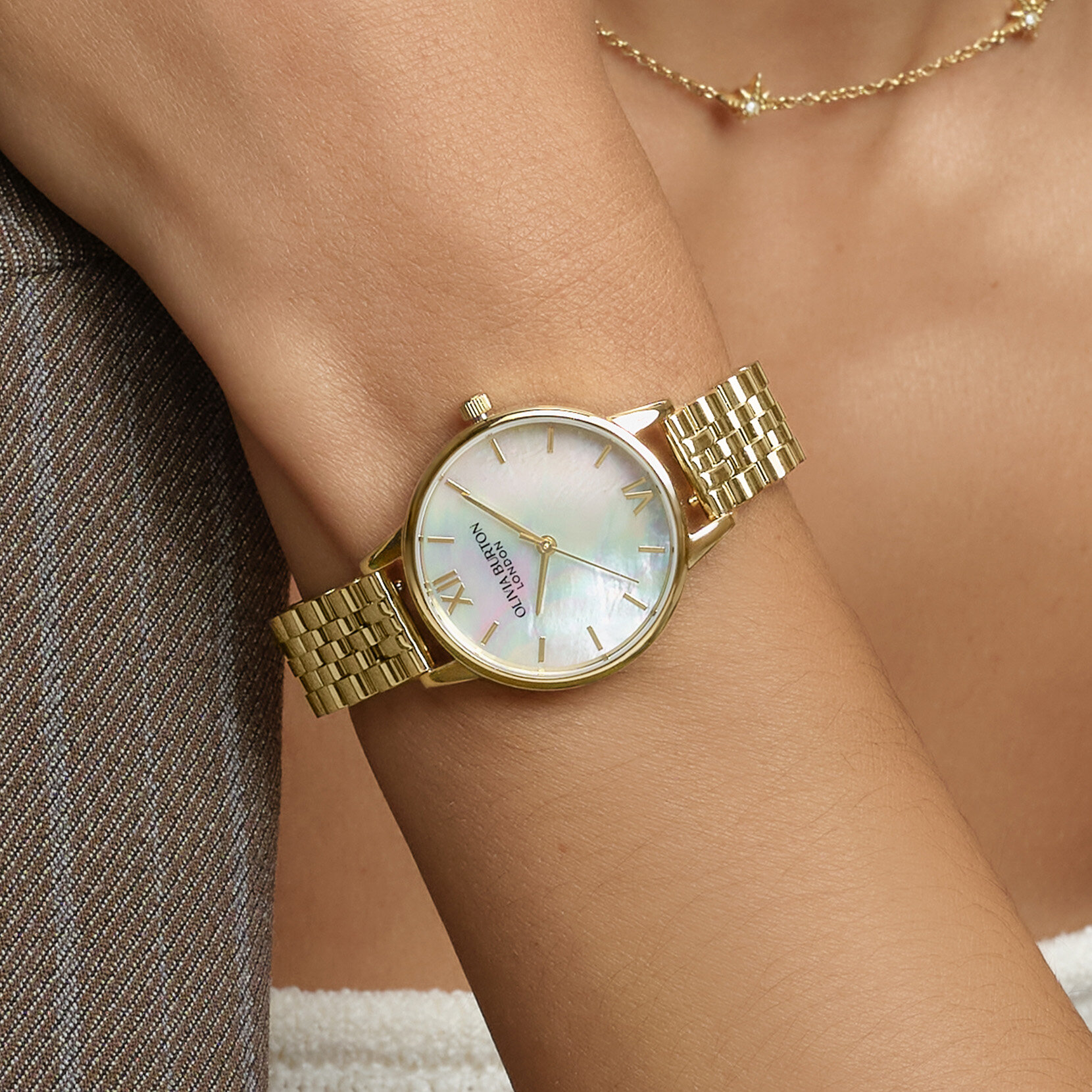30mm White & Gold Bracelet Watch