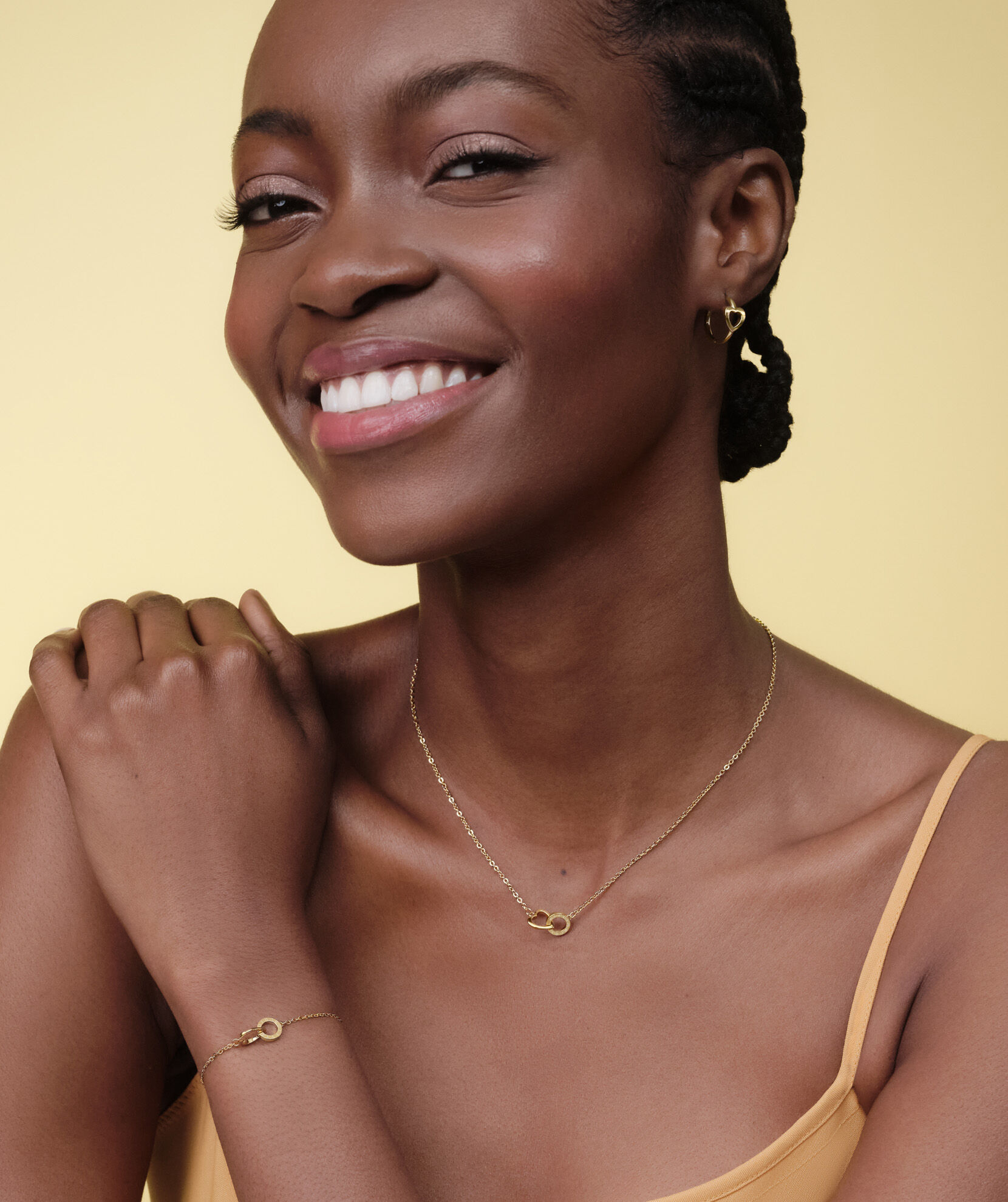 Classic Kindred Interlink Heart Gold Plated Necklace | Olivia